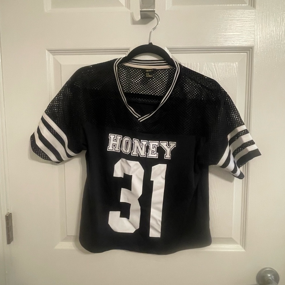 HONEY 31 shirt
brand: forever 21